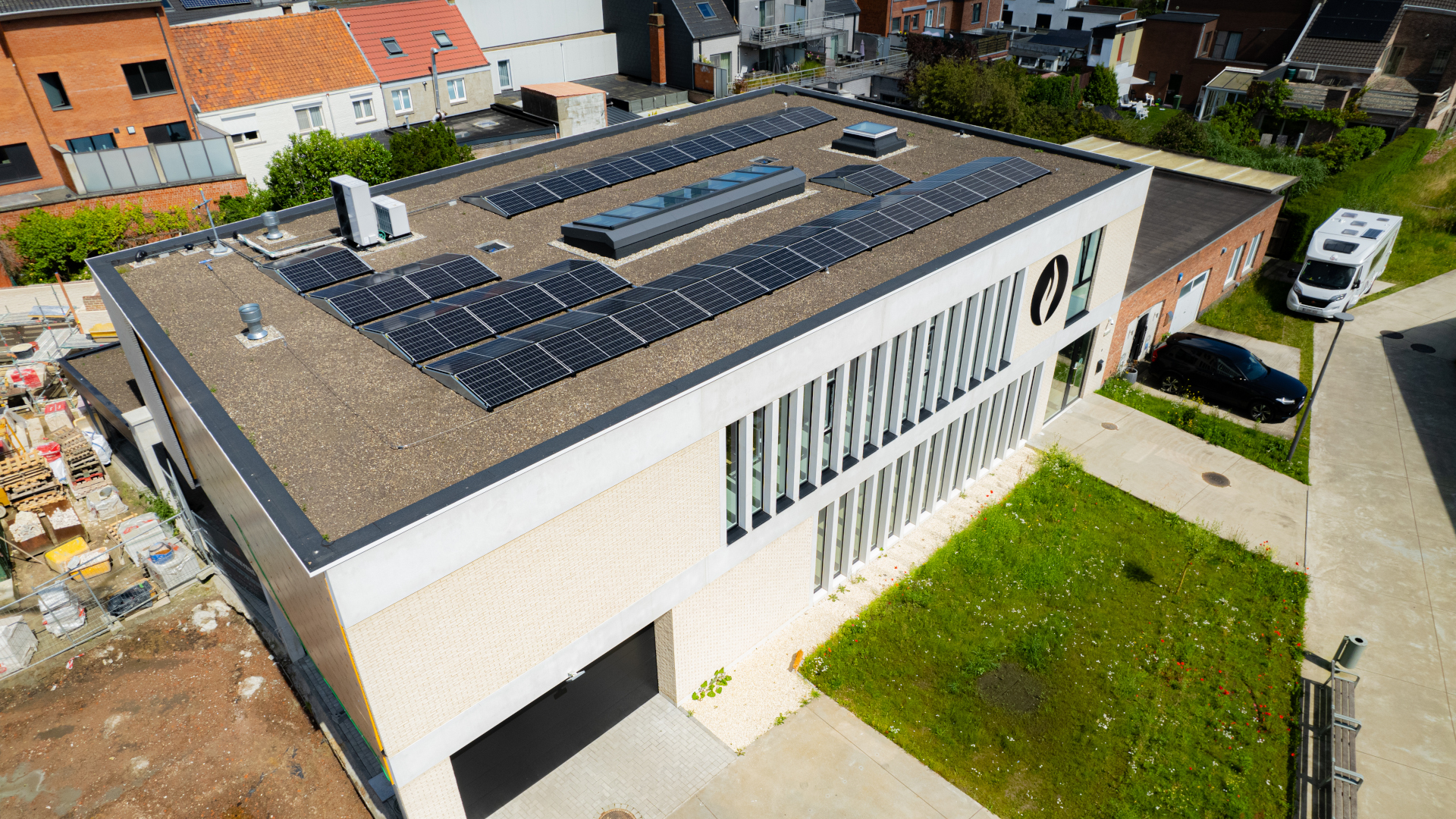 Zonneinstallatie op het Politiekantoor Sint-Gillis-Waas